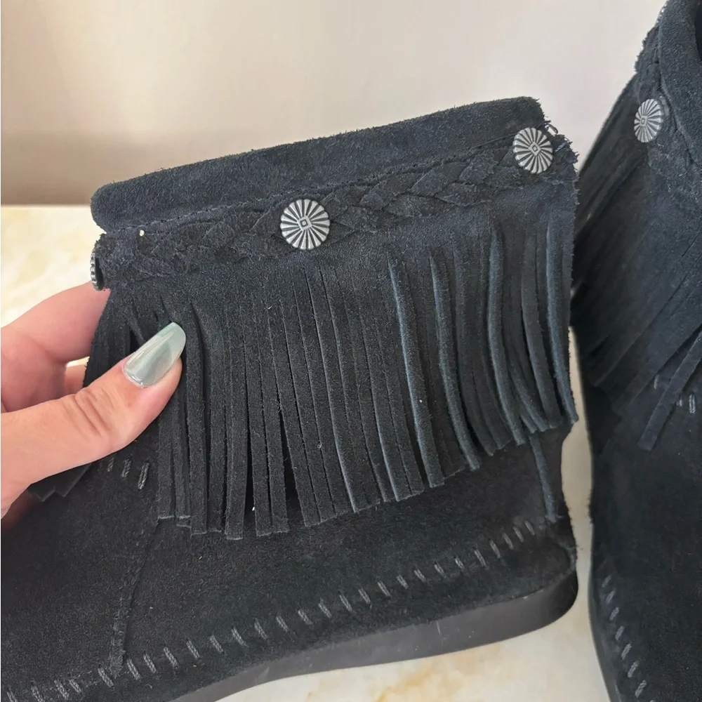 Minnetonka Back Zip Western Bootie, size 8.5 - Picture 4 of 7
